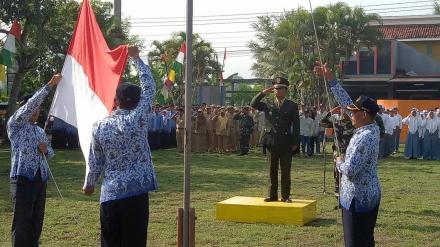upacara hari pahlawan di kecamatan Jetis